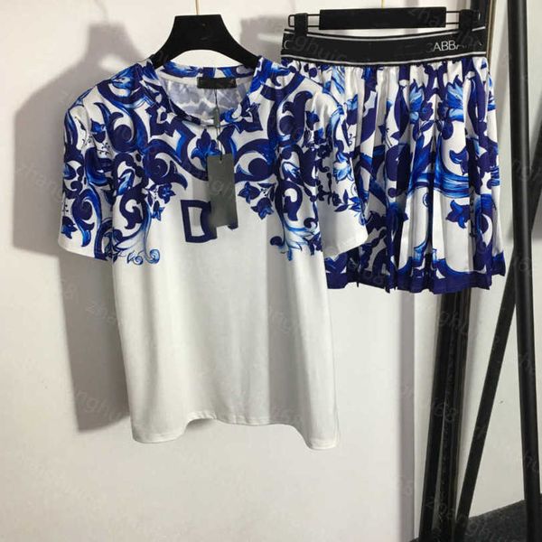23ss womens designer clothing skirt set blue and white porcelain printed short sleeve t-shirt letter webbing pleated short half skirt sets w
23ss womens designer clothing skirt set blue and white porcelain printed short sleeve t-shirt letter webbing pleated short half skirt sets w