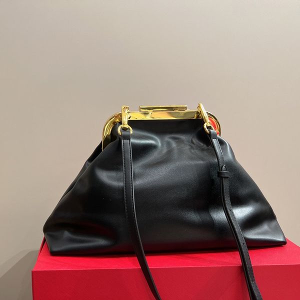 fashion v logo calf leather women totes v-signature large capacity shopping bags metal designer cloud crossbags fashion wallet purse ship
fashion v logo calf leather women totes v-signature large capacity shopping bags metal designer cloud crossbags fashion wallet purse ship
