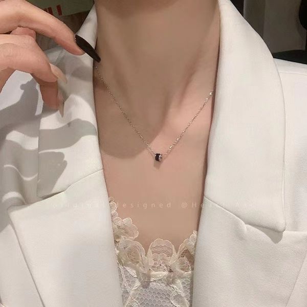 pearl necklace women's gentle fairy temperament high-end sense collarbone chain ins do not fade light luxury niche new model 2021, Silver
pearl necklace women's gentle fairy temperament high-end sense collarbone chain ins do not fade light luxury niche new model 2021, Silver