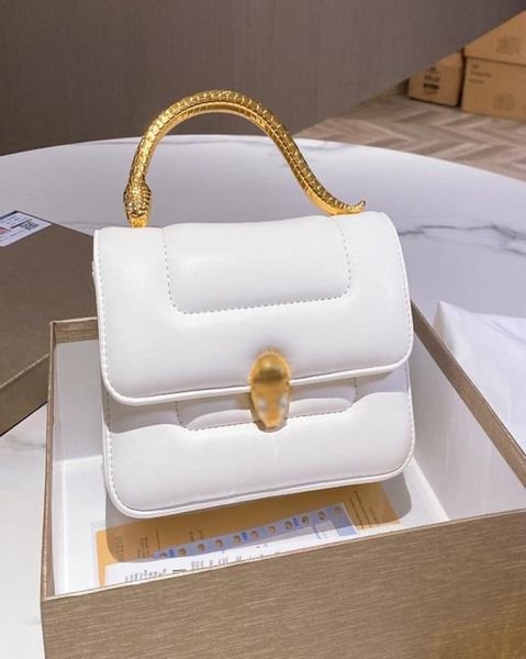 2021 new italian brand fashion snake head lock portable dinner bag women039s snakeshaped handle leather shoulder messenger han8664125
2021 new italian brand fashion snake head lock portable dinner bag women039s snakeshaped handle leather shoulder messenger han8664125