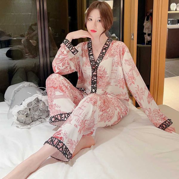pyjamas 2023 new spring satin v neck pajamas sets fashion two pieces women ice silk sleep pyjamas casual night femme palm pijamas j230601, Red;black
pyjamas 2023 new spring satin v neck pajamas sets fashion two pieces women ice silk sleep pyjamas casual night femme palm pijamas j230601, Red;black