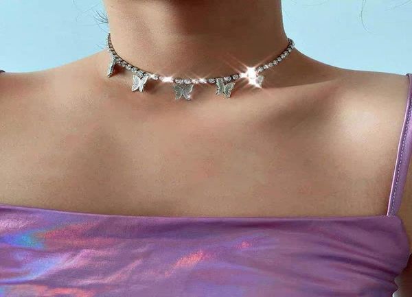chokers butterfly pendant tennis chain choker for women metal necklace colorful iced out party jewelry rhinestone shining fashion 8230183, Golden;silver
chokers butterfly pendant tennis chain choker for women metal necklace colorful iced out party jewelry rhinestone shining fashion 8230183, Golden;silver