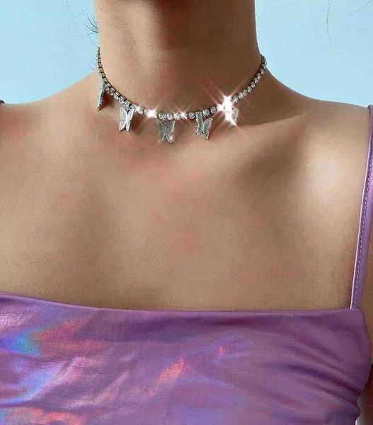chokers butterfly pendant tennis chain choker for women metal necklace colorful iced out party jewelry rhinestone shining fashion 6020188, Golden;silver
chokers butterfly pendant tennis chain choker for women metal necklace colorful iced out party jewelry rhinestone shining fashion 6020188, Golden;silver