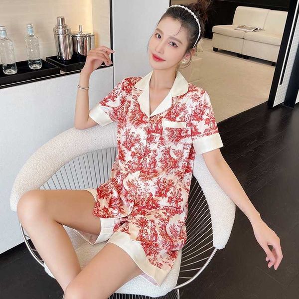 pyjamas lisacmvpnel ice silk pajamas women's spring summer print fashion short-sleeved suit french style sleepwear j230601, Red;black
pyjamas lisacmvpnel ice silk pajamas women's spring summer print fashion short-sleeved suit french style sleepwear j230601, Red;black