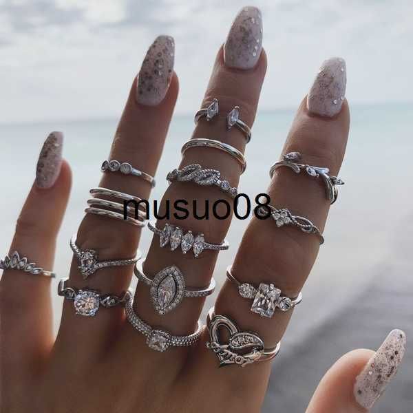band rings delysia king 15pcs bohemian style ladies metal joint ring set leaves fashion crystal water droplets rings j230602, Silver
band rings delysia king 15pcs bohemian style ladies metal joint ring set leaves fashion crystal water droplets rings j230602, Silver