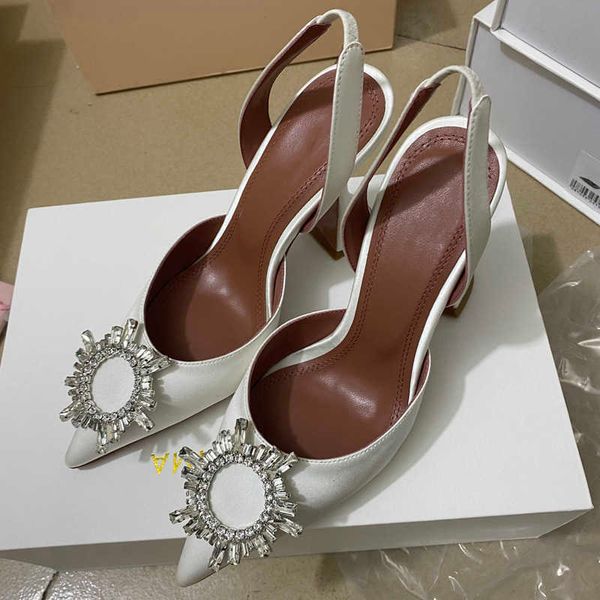 amina muaddi womens sandals leather sole designer high heels diamond chain decoration banquet women shoes silk wedding pumps with box no359, Black
amina muaddi womens sandals leather sole designer high heels diamond chain decoration banquet women shoes silk wedding pumps with box no359, Black