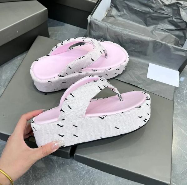 designer black white slipper thick soled sandals letter pu leather shoes summer outdoor beach women fashion slippers lightweight foam black
designer black white slipper thick soled sandals letter pu leather shoes summer outdoor beach women fashion slippers lightweight foam black