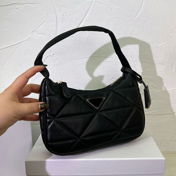 hobo underarm bags shoulder bag triangle quilting genuine leather handbags shopping women handbag purse plain zipper messenger adjustable st
hobo underarm bags shoulder bag triangle quilting genuine leather handbags shopping women handbag purse plain zipper messenger adjustable st