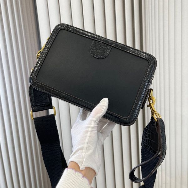 fashion handbag designer one shoulder bag women's real leather bag solid color crocodile print zipper box shaped small square bag casua
fashion handbag designer one shoulder bag women's real leather bag solid color crocodile print zipper box shaped small square bag casua