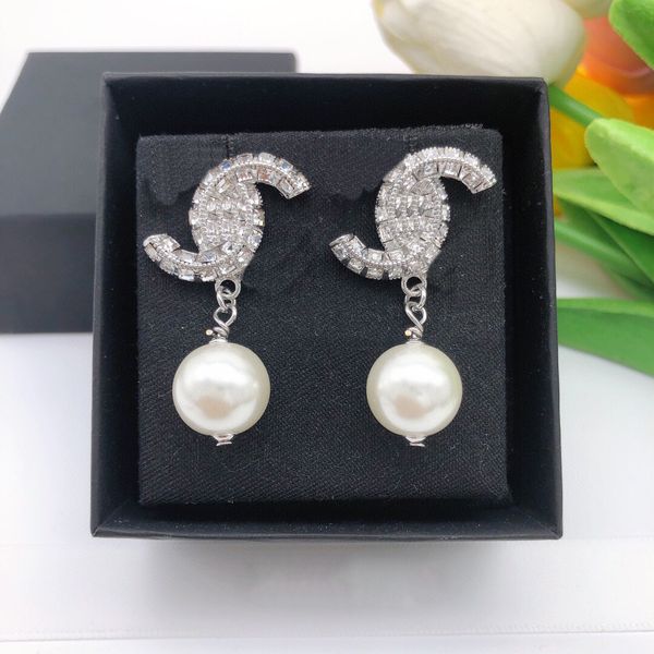 luxury brand designers letters ccity stud geometric famous women round crystal pearl pendant earring wedding party woman jewerlry 75er, Golden;silver
luxury brand designers letters ccity stud geometric famous women round crystal pearl pendant earring wedding party woman jewerlry 75er, Golden;silver