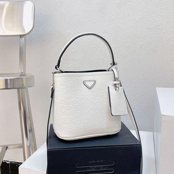 luxurys 2023 classic designers bags ostrich skin leather handbags cleo hobo purses candy card wallet chain crossbody shoulder wallet bag lad
luxurys 2023 classic designers bags ostrich skin leather handbags cleo hobo purses candy card wallet chain crossbody shoulder wallet bag lad