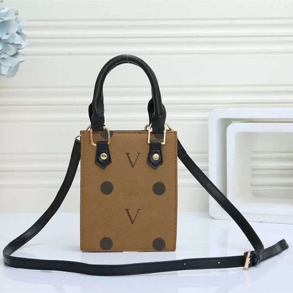 2023 designer bags womens printing handbag luxury lady crossbody bag party style handbags classic shoulderbag with ribbons, Black;red
2023 designer bags womens printing handbag luxury lady crossbody bag party style handbags classic shoulderbag with ribbons, Black;red