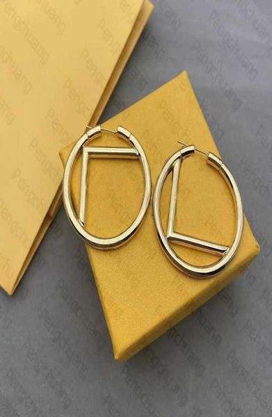2022 circle luxury earrings for woman designer earring classic brand stud earring fashion hoop huggie3507571, Golden;silver
2022 circle luxury earrings for woman designer earring classic brand stud earring fashion hoop huggie3507571, Golden;silver