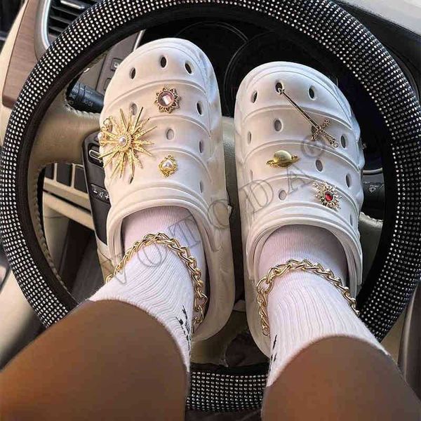 slippers summer women beach sandals luxury fashion metal decorative garden shoes clogs girl cute home flat nursing big slides 220708, Black
slippers summer women beach sandals luxury fashion metal decorative garden shoes clogs girl cute home flat nursing big slides 220708, Black