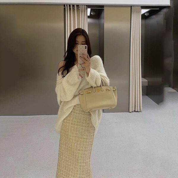 dresses 2023 autumn winter small fragrance wind tweed skirt women fashion high waist ladies business skirts woman korean one step skirt, Black;gray
dresses 2023 autumn winter small fragrance wind tweed skirt women fashion high waist ladies business skirts woman korean one step skirt, Black;gray