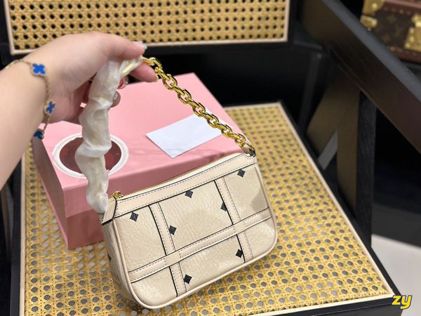 retro female bags one-shoulder messenger handbag large-capacity presbyopia large printing shopping bag
retro female bags one-shoulder messenger handbag large-capacity presbyopia large printing shopping bag
