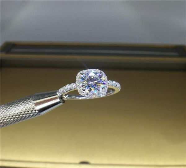 100 18k 750au gold moissanite diamond ring d color vvs with national certificate mo001046947282, Golden;silver
100 18k 750au gold moissanite diamond ring d color vvs with national certificate mo001046947282, Golden;silver