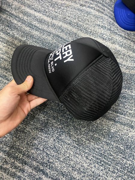 ssyy2023 fashion baseball cap designer hat luxury ball caps plaid duck tongue cap letter embroidery sports golf travel hundred temperament h, Blue;gray
ssyy2023 fashion baseball cap designer hat luxury ball caps plaid duck tongue cap letter embroidery sports golf travel hundred temperament h, Blue;gray