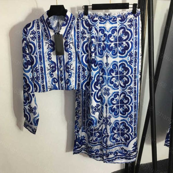 23ss womens designer clothing skirt set blue and white porcelain printed long sleeve short shirt high waist wide leg trousers sets womens cl
23ss womens designer clothing skirt set blue and white porcelain printed long sleeve short shirt high waist wide leg trousers sets womens cl