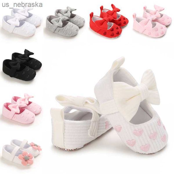 spring and autumn new princess shoes toddler baby love heart pattern flat shoes bowknot non slip cloth bottom prewalker shoes l230518
spring and autumn new princess shoes toddler baby love heart pattern flat shoes bowknot non slip cloth bottom prewalker shoes l230518