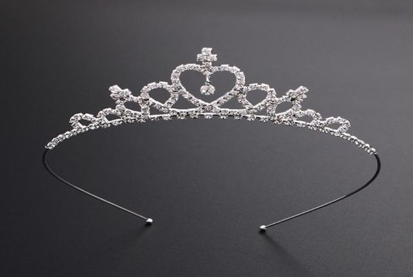 beautiful shiny crystal bridal tiara party pageant silver plated crown hairband wedding accessories 2018 new design6531990
beautiful shiny crystal bridal tiara party pageant silver plated crown hairband wedding accessories 2018 new design6531990