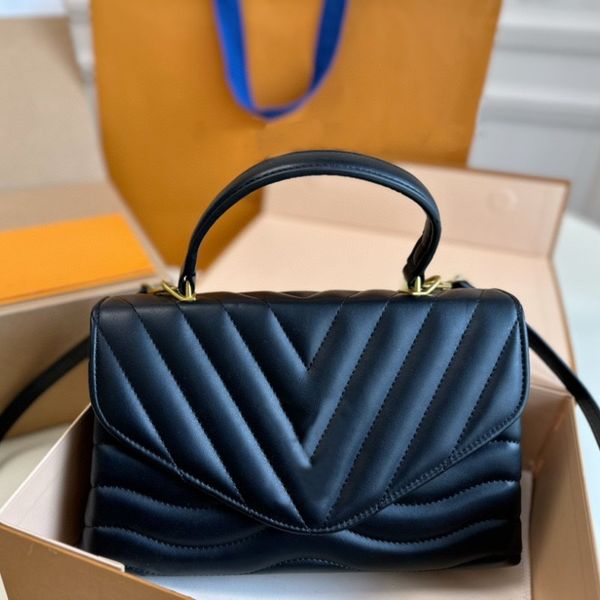 new women's handbag designer bag fashion one shoulder bag classic solid color striped letter chain bag baguette bag small square bag pu
new women's handbag designer bag fashion one shoulder bag classic solid color striped letter chain bag baguette bag small square bag pu