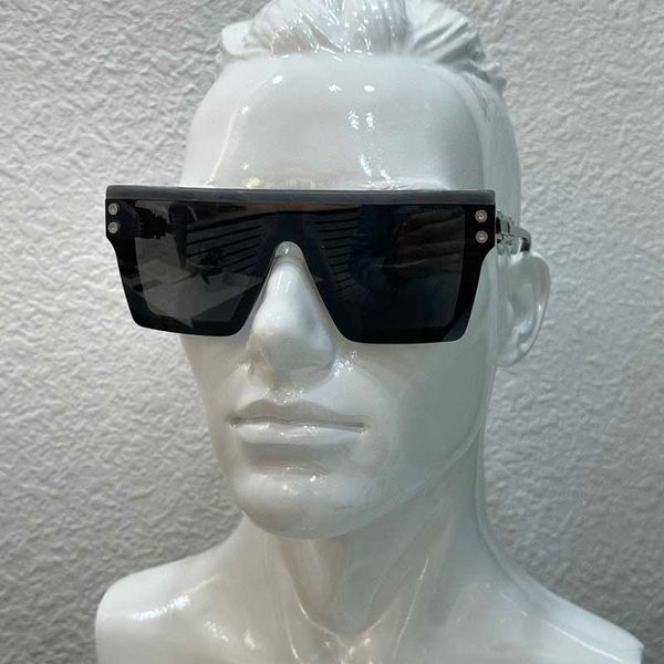 fashion designer large frame three-dimensional structure square frame gradient lens grandes lunettes de soleil 811 men cycling sunglasses, White;black
fashion designer large frame three-dimensional structure square frame gradient lens grandes lunettes de soleil 811 men cycling sunglasses, White;black