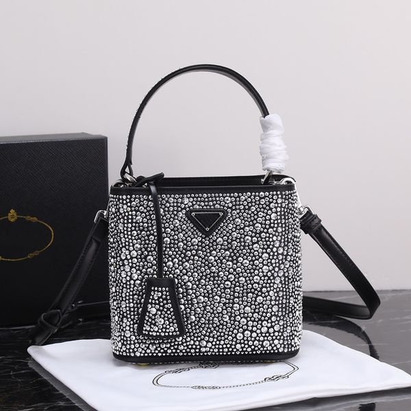 2023 new party champagne bucket, water diamond bucket bag, women's handbag, large capacity snap on bag, fashion trend bag, crossbody ba
2023 new party champagne bucket, water diamond bucket bag, women's handbag, large capacity snap on bag, fashion trend bag, crossbody ba