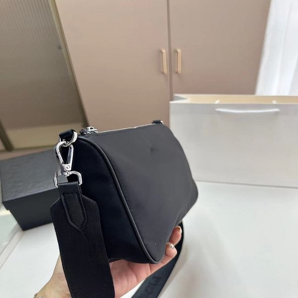 fashion designer zipper wallet luxury men's wallet women's wallet men's leather wallet long wallet quilted fashion bag hand l
fashion designer zipper wallet luxury men's wallet women's wallet men's leather wallet long wallet quilted fashion bag hand l