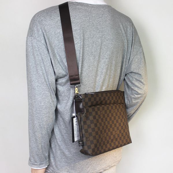 fashion men shoulder bags luxury designer cross body handbags women crossbody bag canvas leather chain handbag letter embossing black
fashion men shoulder bags luxury designer cross body handbags women crossbody bag canvas leather chain handbag letter embossing black
