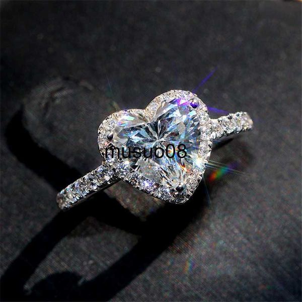 band rings luxury silver color heart ring for women exquisite fashion metal inlaid white zircon stones wedding ring engagement jewelry j2306
band rings luxury silver color heart ring for women exquisite fashion metal inlaid white zircon stones wedding ring engagement jewelry j2306