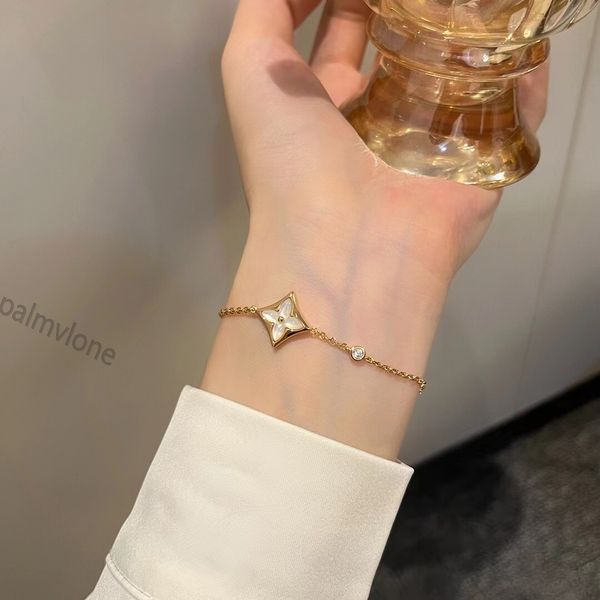 lucky four leaf grass bracelet fashion leather women v bangle wristband cuff chain designer letter jewelry crystal 18k gold plated stainless, Black
lucky four leaf grass bracelet fashion leather women v bangle wristband cuff chain designer letter jewelry crystal 18k gold plated stainless, Black