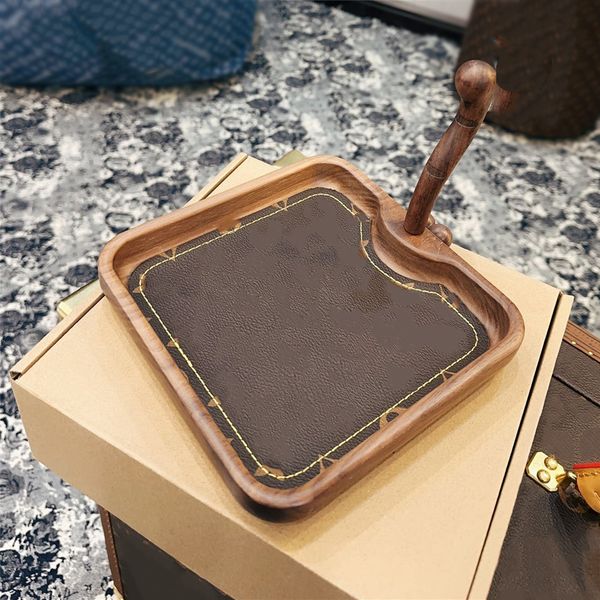 ilivi monogram handmade cat tail storage tray collectable leather north american black walnut wood classic retro gift
ilivi monogram handmade cat tail storage tray collectable leather north american black walnut wood classic retro gift