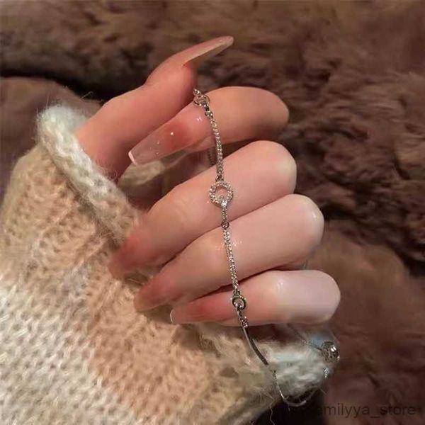 charm bracelets new geometric micro-set zircon sparkling bracelet for women personality fashion bracelet wedding jewelry birthday gifts, Golden;silver
charm bracelets new geometric micro-set zircon sparkling bracelet for women personality fashion bracelet wedding jewelry birthday gifts, Golden;silver