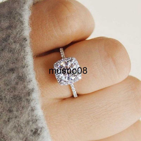 band rings new trendy crystal engagement claws design rings for women aaa white zircon cubic elegant rings female wedding jewerly j230602, Silver
band rings new trendy crystal engagement claws design rings for women aaa white zircon cubic elegant rings female wedding jewerly j230602, Silver