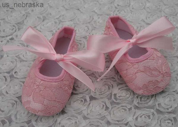new baby silk soft shoes infant lace first walkers with ribbon bow little girls' crib shoes prewalkers 0m18m 6pairslot l230518
new baby silk soft shoes infant lace first walkers with ribbon bow little girls' crib shoes prewalkers 0m18m 6pairslot l230518