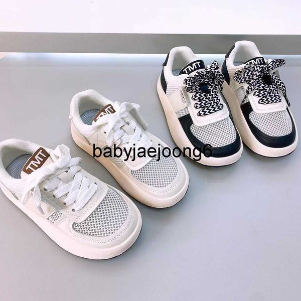children's 09113 boys' fashionable single mesh breathable board 2023 spring/summer girl student versatile sports shoes, Black;red
children's 09113 boys' fashionable single mesh breathable board 2023 spring/summer girl student versatile sports shoes, Black;red