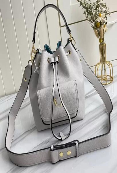 bucket bag handbag shoulder crossbody bags grained calf leather fashion classic turn lock removable adjustable strap drawstring to9454067, Black;red
bucket bag handbag shoulder crossbody bags grained calf leather fashion classic turn lock removable adjustable strap drawstring to9454067, Black;red