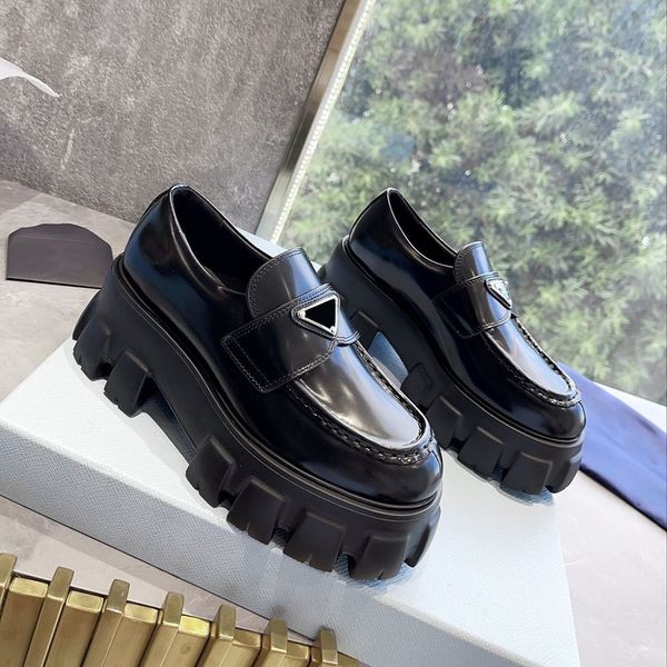 women platform shoes loafers leather sneakers p triangle logo white black shiny patent leathers thick soled casual shoes with dust bag 35-41
women platform shoes loafers leather sneakers p triangle logo white black shiny patent leathers thick soled casual shoes with dust bag 35-41