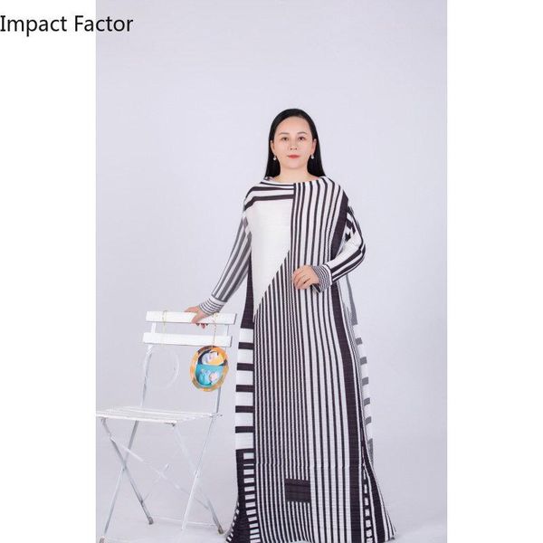 dresses miyake pleated new stripe print long sleeve fashion temperament relaxed party long dress spring 2023, Black;gray
dresses miyake pleated new stripe print long sleeve fashion temperament relaxed party long dress spring 2023, Black;gray