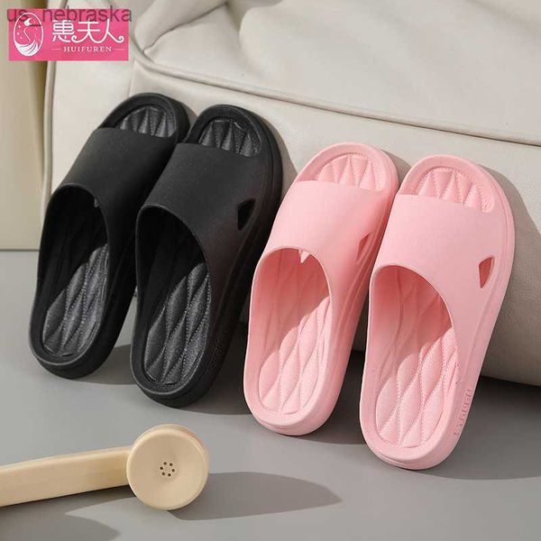 summer cool slippers female household soft bottom in the bathroom shower new antiskid indoor outdoor slippers for men summer l230518
summer cool slippers female household soft bottom in the bathroom shower new antiskid indoor outdoor slippers for men summer l230518