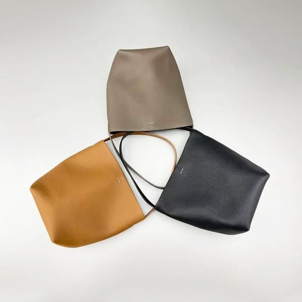 designer bags leather bag large capacity shoulder cowhide hand mother lichee grain head layer bucketclassic tote bag the row 174q
designer bags leather bag large capacity shoulder cowhide hand mother lichee grain head layer bucketclassic tote bag the row 174q