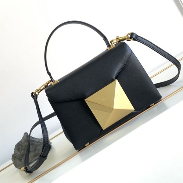 luxury designer shoulder bags one stud bag borsa totes handbags studs clutch purse pouch 7 color satchel crossbody tote
luxury designer shoulder bags one stud bag borsa totes handbags studs clutch purse pouch 7 color satchel crossbody tote