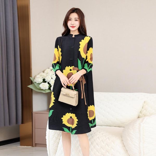 dresses 2023 spring summer elegant suower print miyake pleated dress women single breasted turn down collar mini dress, Black;gray
dresses 2023 spring summer elegant suower print miyake pleated dress women single breasted turn down collar mini dress, Black;gray