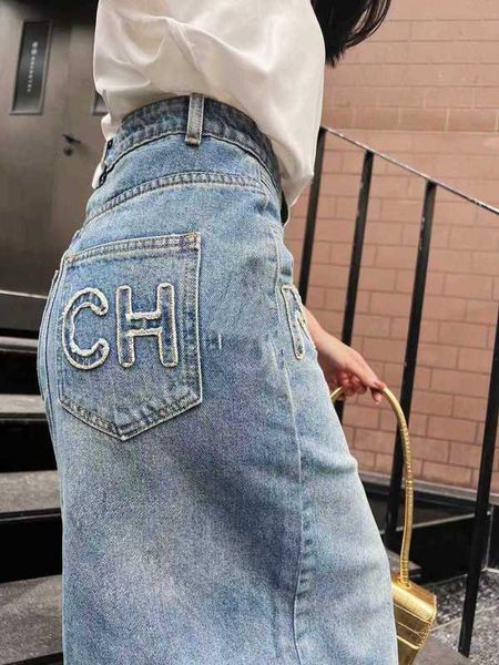 skirts designer spring/summer new letter sticker embroidery decoration simple casual mid length high waist split denim half skirt, Black
skirts designer spring/summer new letter sticker embroidery decoration simple casual mid length high waist split denim half skirt, Black