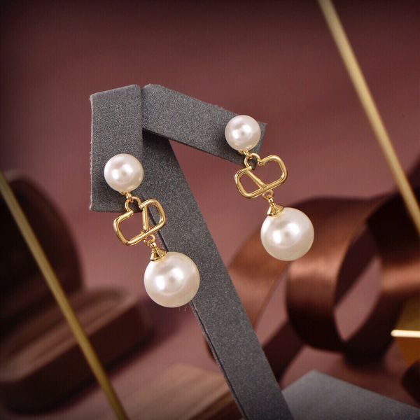 designer earring charm v logo brand stud earing women fashion hoop jewelry luxury metal crystal pearl earring jeweler women's gift kjs3, Golden
designer earring charm v logo brand stud earing women fashion hoop jewelry luxury metal crystal pearl earring jeweler women's gift kjs3, Golden