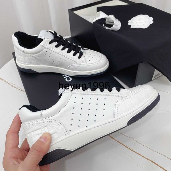 xiaoxiangfeng 2022 new little white genuine leather versatile lacing casual sports low flat sole shoes women's trend
xiaoxiangfeng 2022 new little white genuine leather versatile lacing casual sports low flat sole shoes women's trend