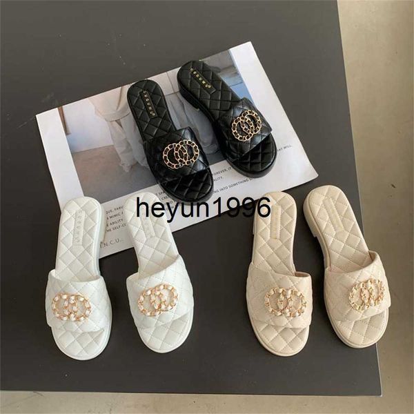 lingge chain one piece slippers for women wearing thick sole beach casual slope heels and lazy tuppers 2023 new women's shoe, Black
lingge chain one piece slippers for women wearing thick sole beach casual slope heels and lazy tuppers 2023 new women's shoe, Black