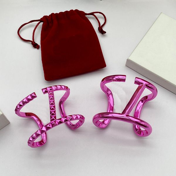 2023 designer bracelet for women rivet nail luxury gold v shape stainless steel wide bangle gold silver rose purple v letter 925s silver jew, Black
2023 designer bracelet for women rivet nail luxury gold v shape stainless steel wide bangle gold silver rose purple v letter 925s silver jew, Black