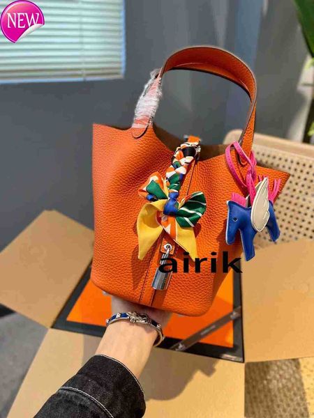 designer original vegetable basket bags picotin lock female genuine leather 2023 first layer cowhide handbag large capacity bucket bag brand
designer original vegetable basket bags picotin lock female genuine leather 2023 first layer cowhide handbag large capacity bucket bag brand